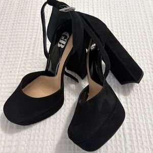 Gianni Bini Black Platform Heels